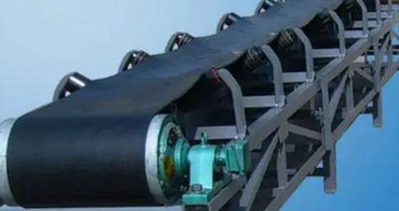 槽型帶式輸送機(jī)有什么優(yōu)點？