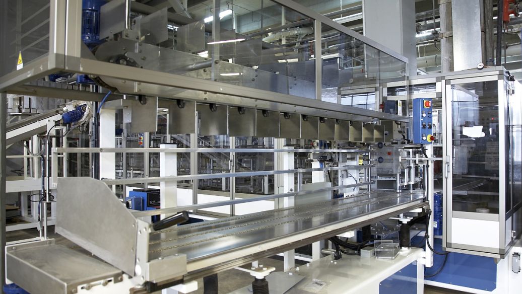 轉(zhuǎn)彎塑料網(wǎng)帶輸送機詳細介紹 轉(zhuǎn)彎塑料網(wǎng)帶輸送機詳細介紹